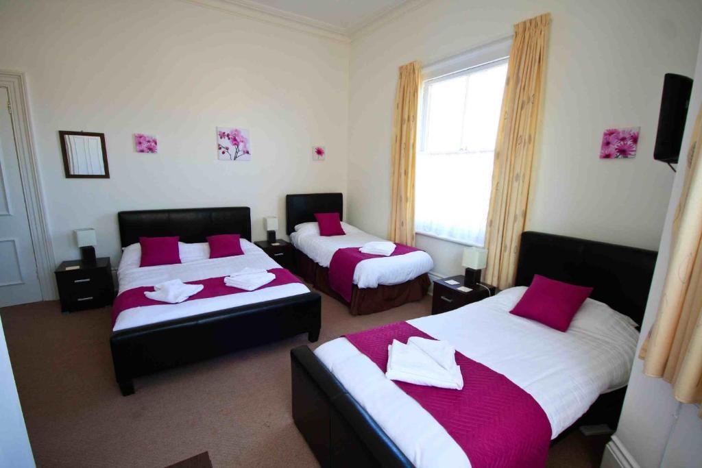 Lyndhurst House Sandown Room photo