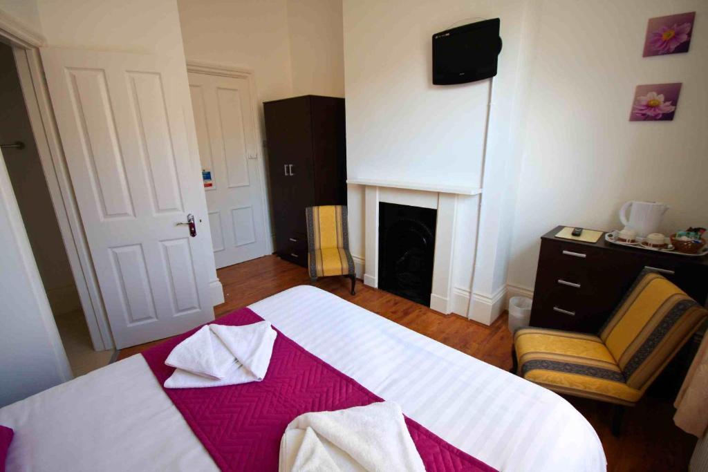 Lyndhurst House Sandown Room photo