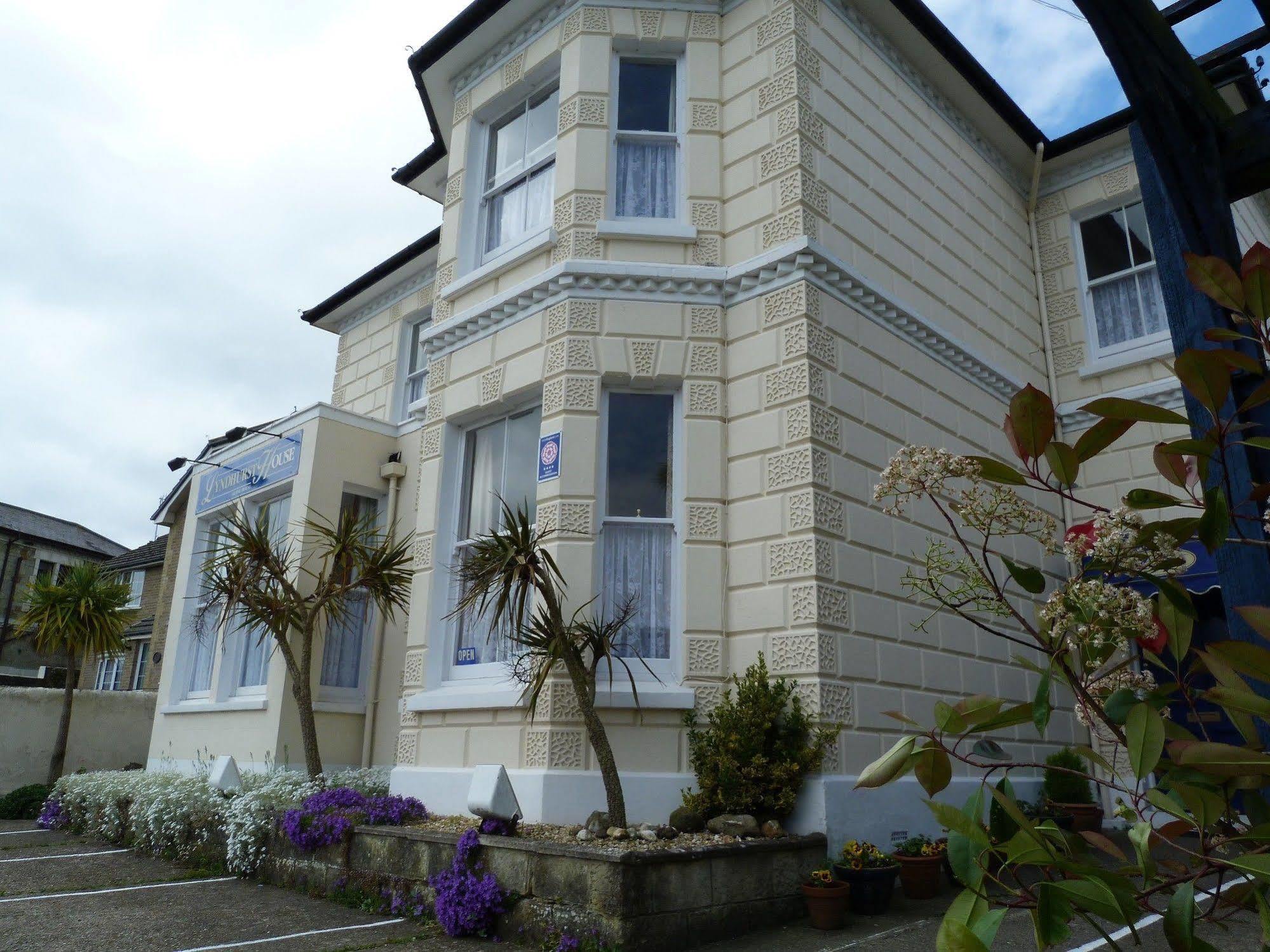 Lyndhurst House Sandown Exterior photo