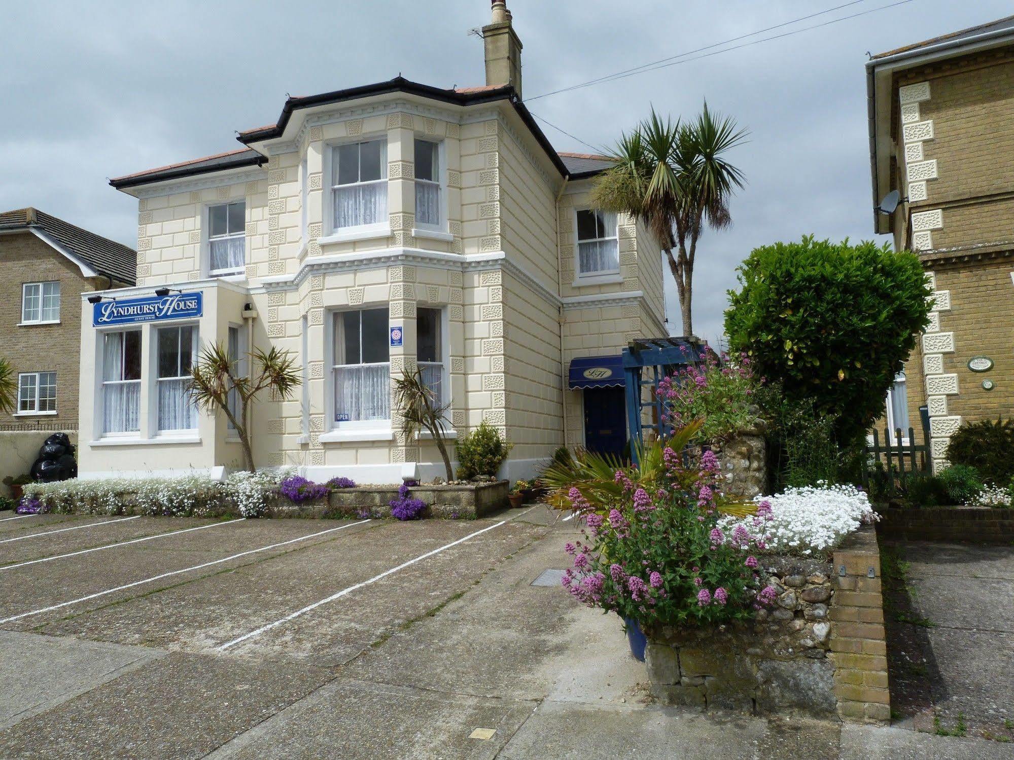 Lyndhurst House Sandown Exterior photo